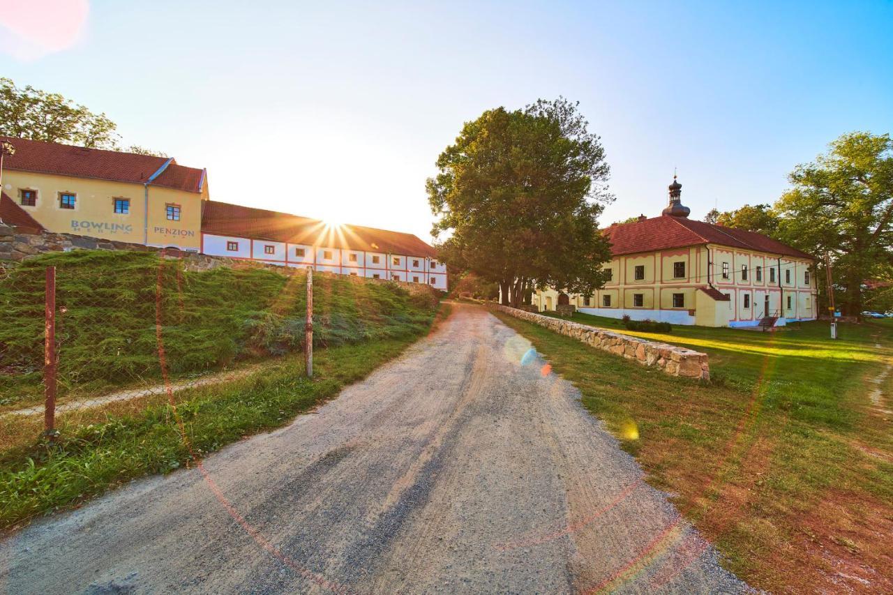 Penzion Zamek Lesany Netvořice Exteriör bild