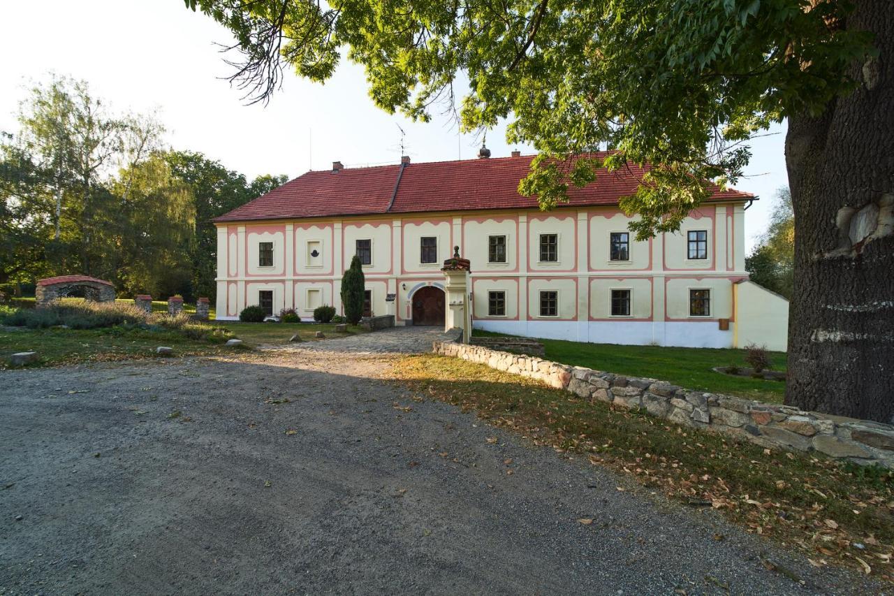 Penzion Zamek Lesany Netvořice Exteriör bild